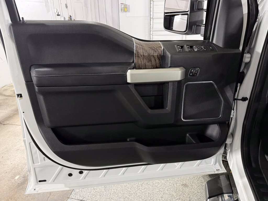 Used 2019 Ford F350 Lariat w/ Lariat Ultimate Package AWD/4WD image 21