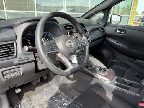 Used 2025 Nissan Leaf S FWD image 31
