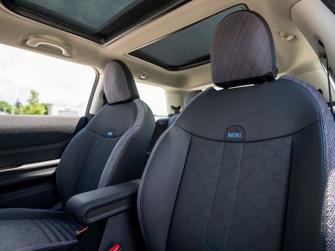 New 2026 MINI Cooper S FWD image 5