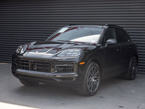 Certified 2026 Porsche Cayenne AWD/4WD image 1
