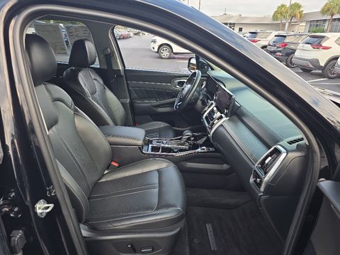 Used 2023 Kia Sorento SX AWD/4WD image 16