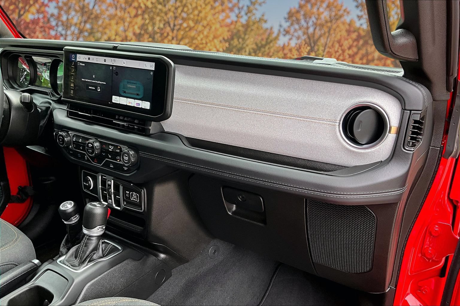 Used 2025 Jeep Wrangler Unlimited Sahara AWD/4WD image 19