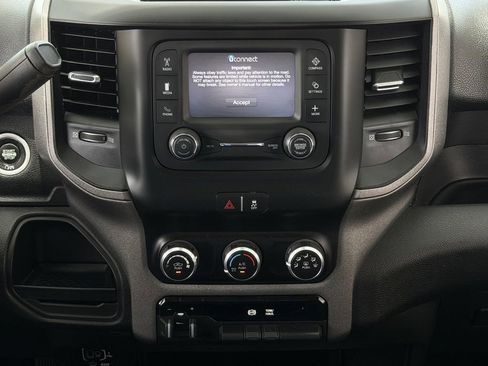 Used 2020 RAM 2500 Tradesman w/ Chrome Appearance Group AWD/4WD image 19