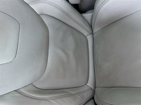 Used 2020 Jeep Cherokee Limited image 18