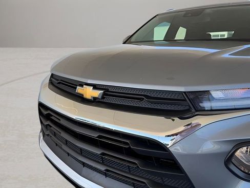 Used 2023 Chevrolet TrailBlazer LT image 2