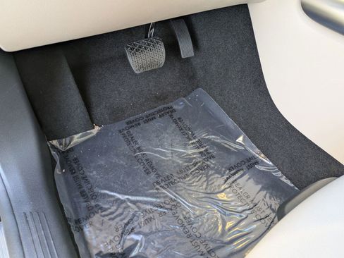 Certified 2025 Mercedes-Benz GLA 250 image 17