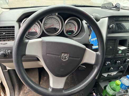 Used 2010 Dodge Grand Caravan SE image 12