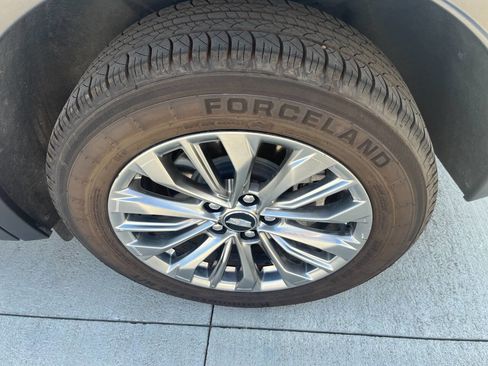 Used 2024 Cadillac XT4 Premium Luxury image 20