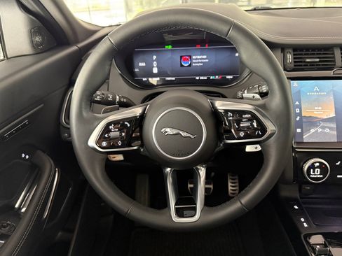 Used 2024 Jaguar E-PACE R-Dynamic SE AWD/4WD image 17
