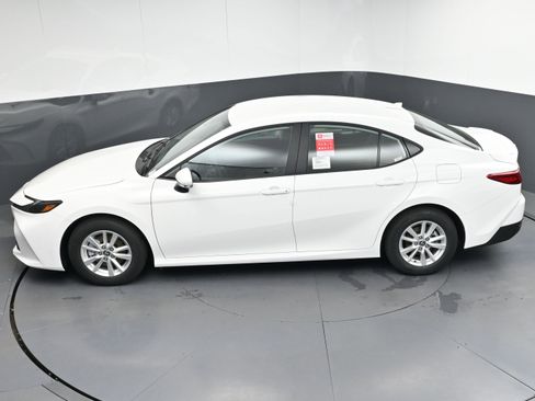 Certified 2025 Toyota Camry LE w/ Convenience Package image 34