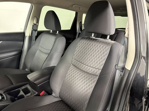 Used 2020 Nissan Rogue SV AWD/4WD image 11