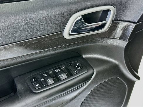 Used 2018 Jeep Grand Cherokee Altitude RWD image 24