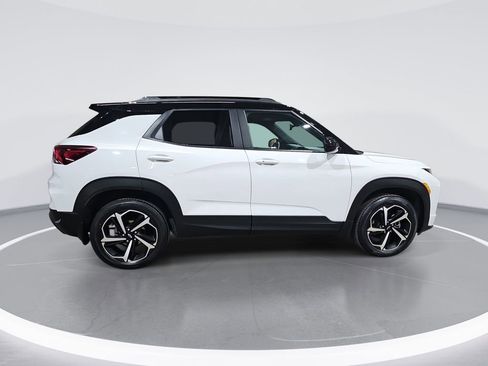 Certified 2023 Chevrolet TrailBlazer RS w/ Sun and Liftgate Package AWD/4WD image 2