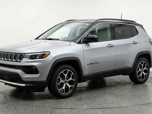 Used 2025 Jeep Compass Limited image 3