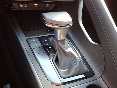 Certified 2025 Hyundai Elantra Sport image 14