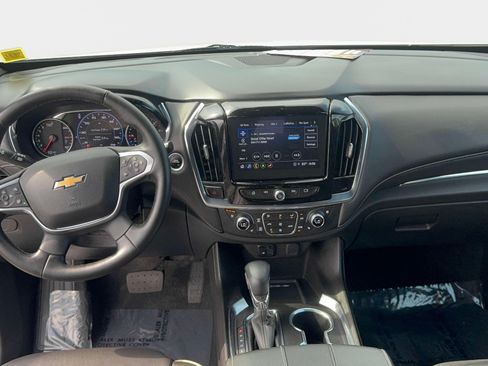 Used 2023 Chevrolet Traverse Premier FWD image 12