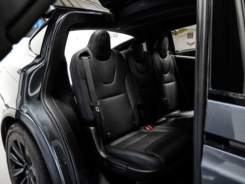 Used 2022 Tesla Model X image 29