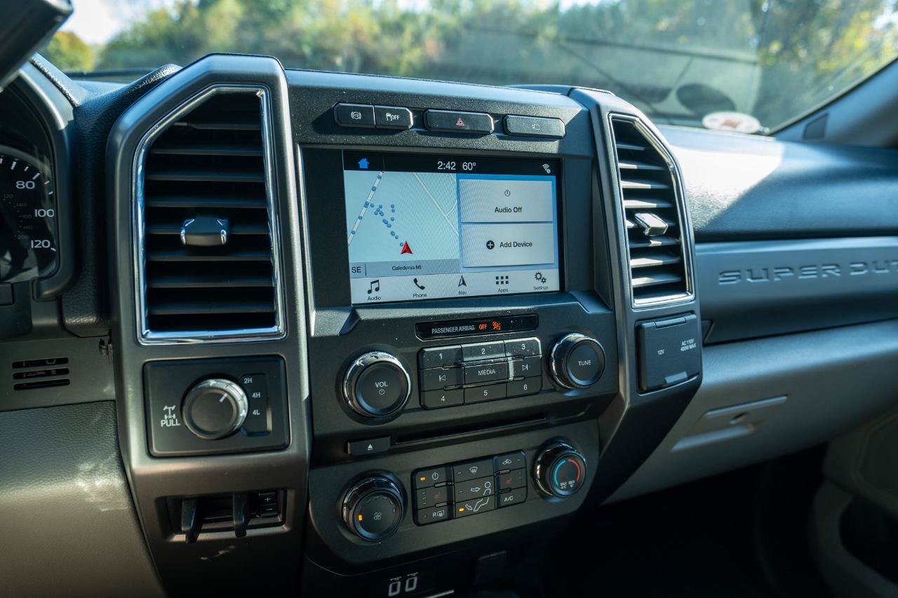 Used 2017 Ford F350 XLT w/ XLT Premium Package AWD/4WD image 31