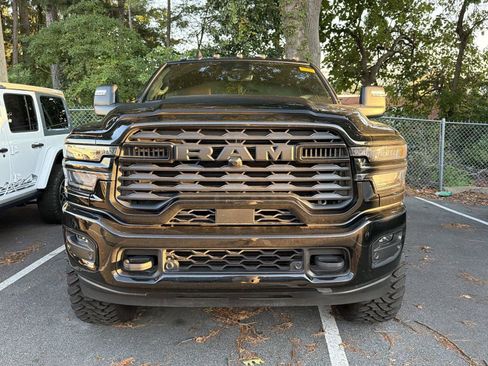 Used 2025 RAM 3500 Big Horn AWD/4WD image 2