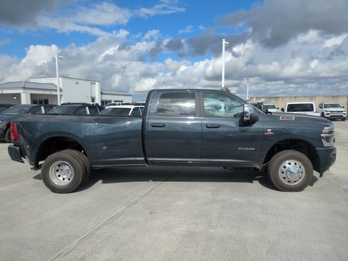 New 2026 RAM 3500 Laramie w/ Towing Technology Group image 4