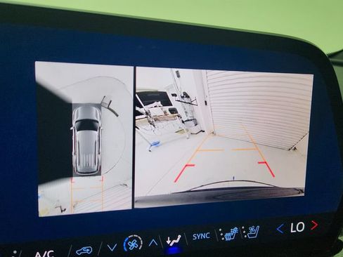Certified 2025 Chevrolet Traverse High Country w/ LPO, Floor Liner Package AWD/4WD image 25