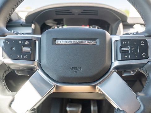 Certified 2025 Land Rover Discovery Dynamic SE AWD/4WD image 15