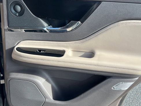 Used 2020 Lincoln Corsair Reserve w/ Equipment Group 201A image 25