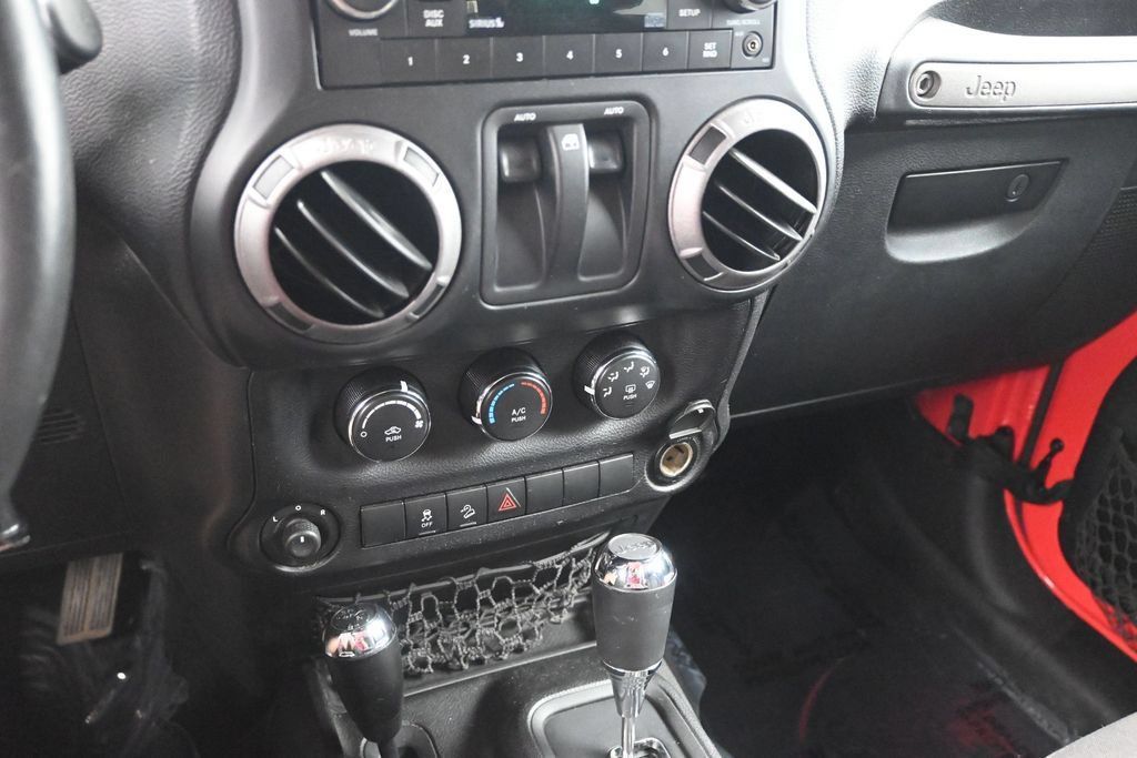 Used 2013 Jeep Wrangler Sport AWD/4WD image 11