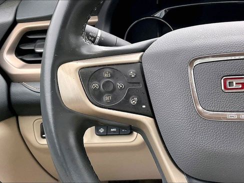 Used 2023 GMC Acadia Denali w/ Denali Technology Package AWD/4WD image 18