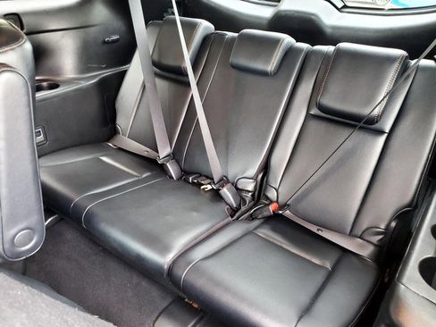 Used 2018 Toyota Highlander XLE AWD/4WD image 16