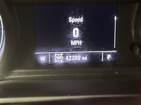 Used 2022 Chevrolet Silverado 2500 Custom w/ Custom Value Package image 12