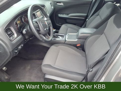 Used 2016 Dodge Charger SE image 9