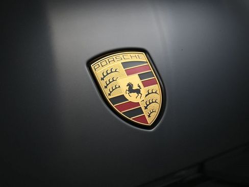 Certified 2022 Porsche Macan S image 13