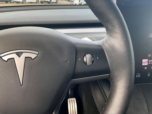 Used 2022 Tesla Model Y Performance AWD/4WD image 16