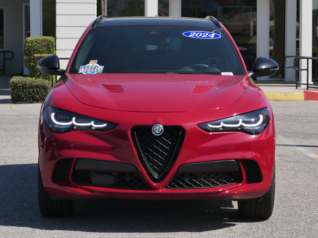 Used 2024 Alfa Romeo Stelvio Quadrifoglio w/ Active Assist Plus Package AWD/4WD image 6