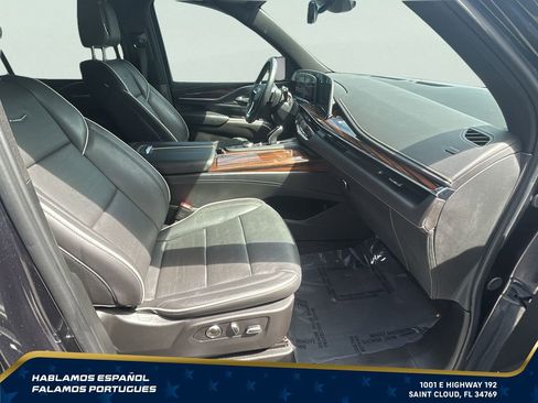 Used 2024 Cadillac Escalade ESV Premium Luxury AWD/4WD image 32