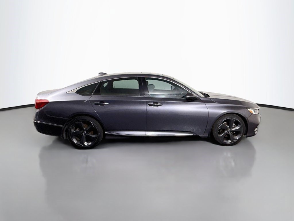 Used 2018 Honda Accord Touring image 11
