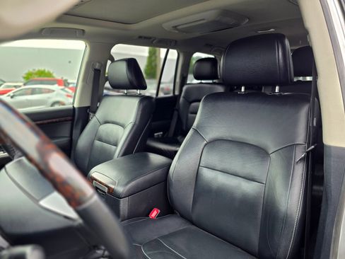 Used 2013 Toyota Land Cruiser AWD/4WD image 31