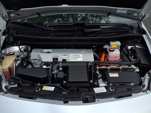 Used 2015 Toyota Prius Two FWD image 3