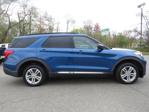 Used 2020 Ford Explorer XLT AWD/4WD image 4