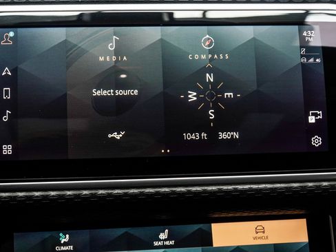 Used 2021 Land Rover Range Rover Velar R-Dynamic S image 22