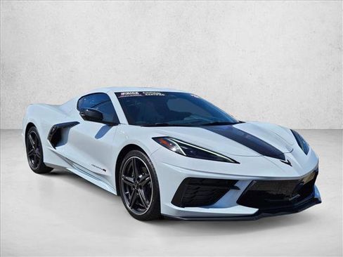 Used 2024 Chevrolet Corvette Stingray Coupe RWD image 3