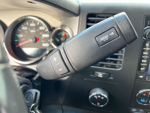 Used 2011 GMC Sierra 2500 SLE w/ SLE Preferred Package image 21