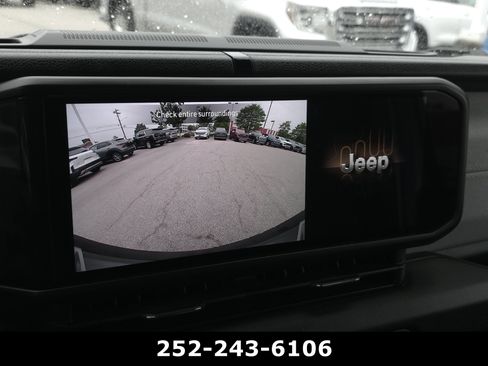 Used 2024 Jeep Wrangler Unlimited w/ Convenience Group AWD/4WD image 20