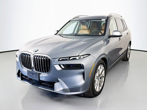 Used 2023 BMW X7 xDrive40i w/ Premium Package image 4