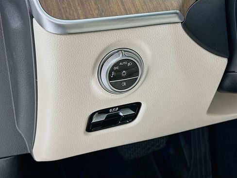 Certified 2023 Mercedes-Benz C 300 Sedan image 11