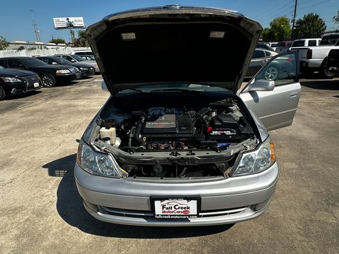 Used 2003 Toyota Avalon XLS image 9