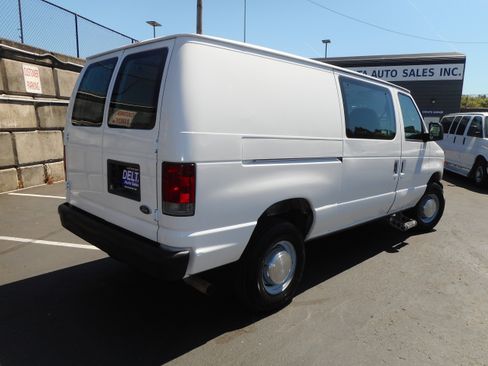 Used 2004 Ford E-350 and Econoline 350 Super Duty RWD image 9