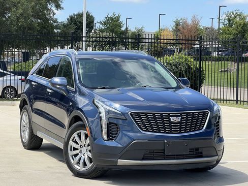 Used 2020 Cadillac XT4 Premium Luxury w/ Cold Weather Package FWD image 2
