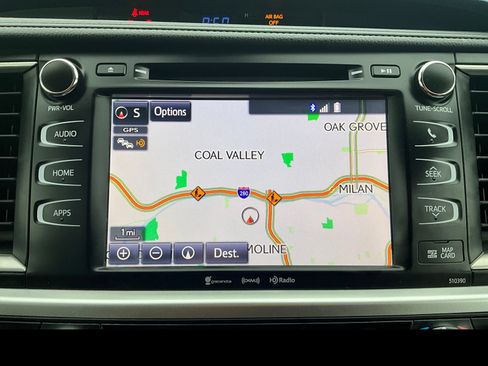 Used 2019 Toyota Highlander XLE AWD/4WD image 6